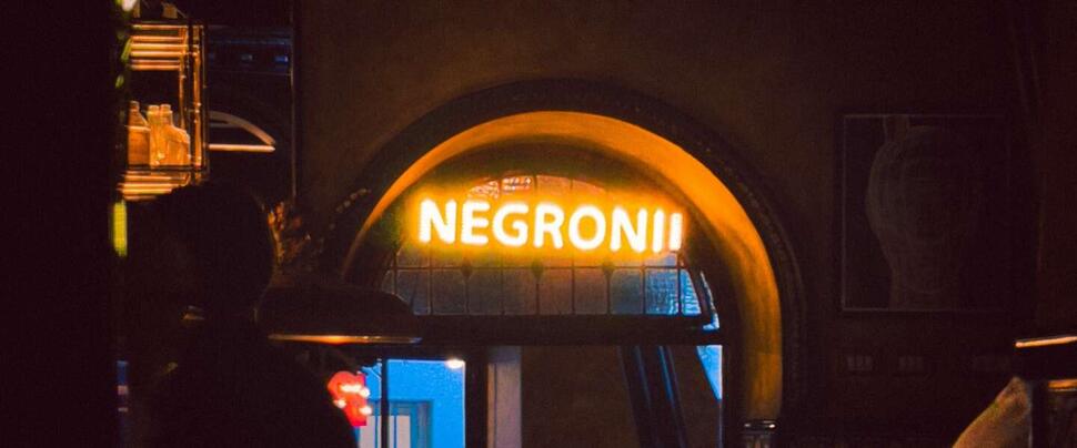 Variant op de klassieke Negroni, de Negroni Sbagliato is helemaal hot