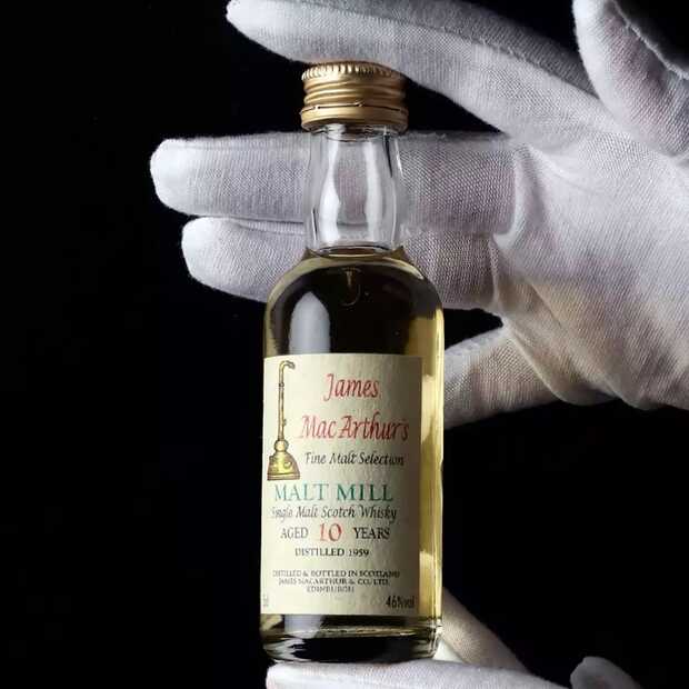 Miniatuurtje van ’s werelds meest zeldzame single malt whisky voor 8.000 dollar verkocht
