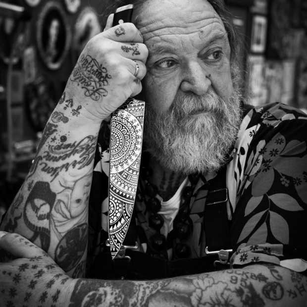 Tattoo-koning Henk Schiffmacher ontwerpt mes voor Diamant Sabatier