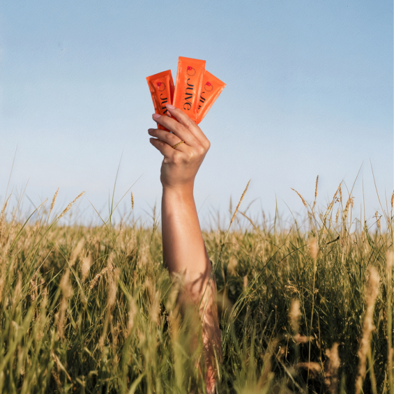 Juve zakjes in de hand